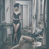 Faust Magazine • Stylisme Laura de Villebonne vu par Clarke Drahce