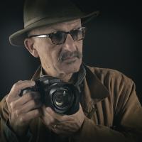 Portrait d'artiste • Réza photographe de paix vu par Clarke Drahce